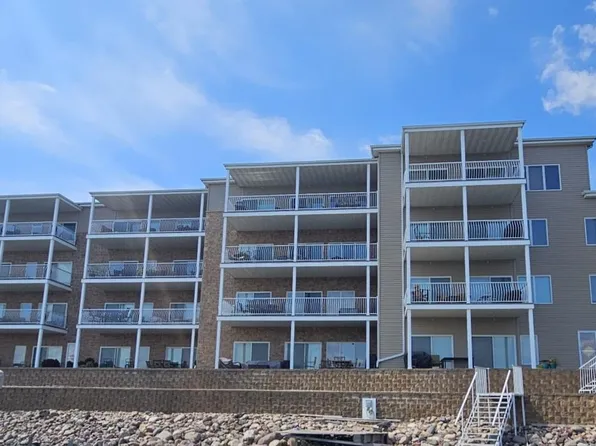 304 Lake Dr #A6, Arnolds Park, IA 51331