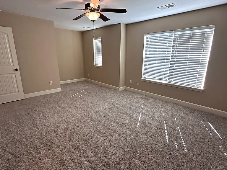 9404 N Adrian Ave — Photo 10