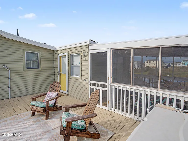 1022 S Green St — Photo 8