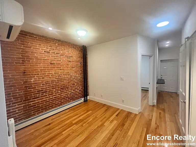 51 Joy St #1R — Photo 8