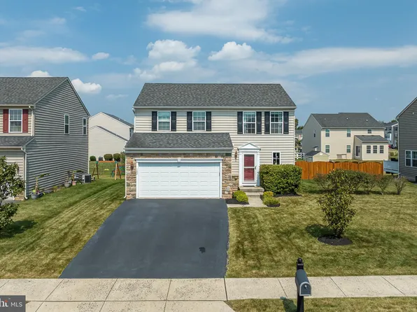 102 Dove Dr, Gilbertsville, PA 19525