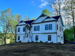 140 Corbin Rdg, Bristol, CT 06010