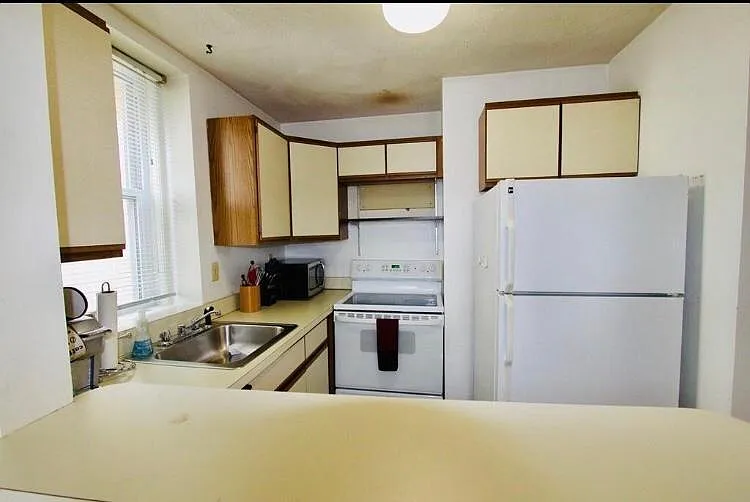 1427 Commonwealth Ave #1427 — Photo 3