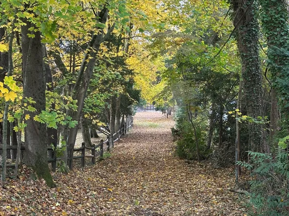 39 Noroton Avenue, Darien, CT 06820