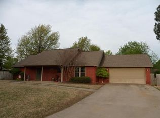 800 Hardy Springs Cir, McAlester, OK 74501