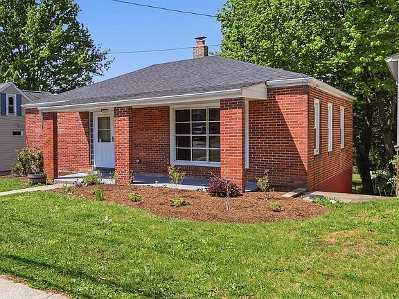 3rd image of 141 Lakin Ave