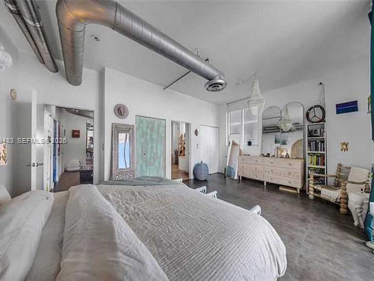 700 NE 25th St #1104 — Photo 15