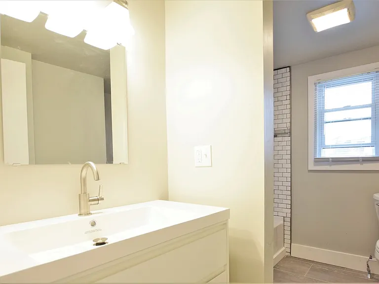 1002 N Aurora St — Photo 55