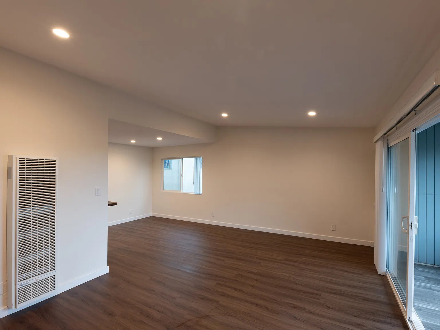 2 bed, 1050 sqft, $3,995 — Photo 3