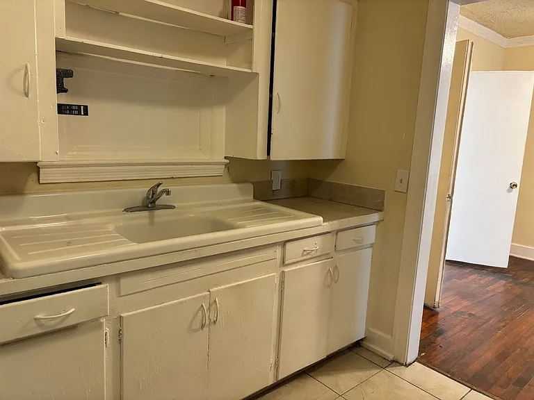 177 W Santa Clair St — Photo 10