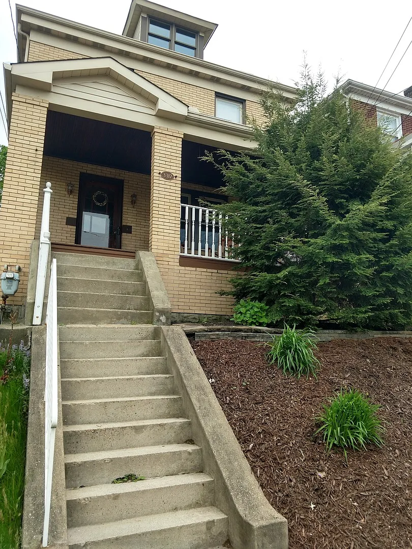 3317 Eastmont Ave photo 1