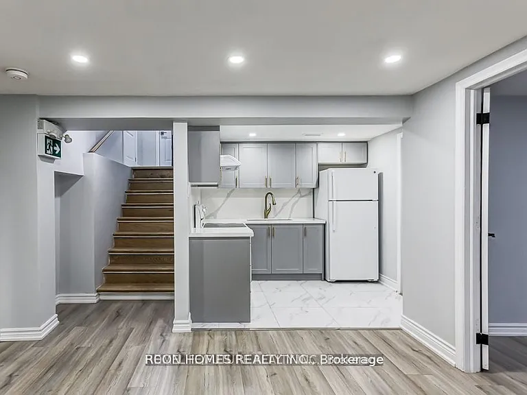 20 Bluefin Cres #BASEMENT — Photo 2