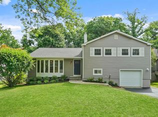 27 Sherbrooke Rd, Hartsdale, NY 10530