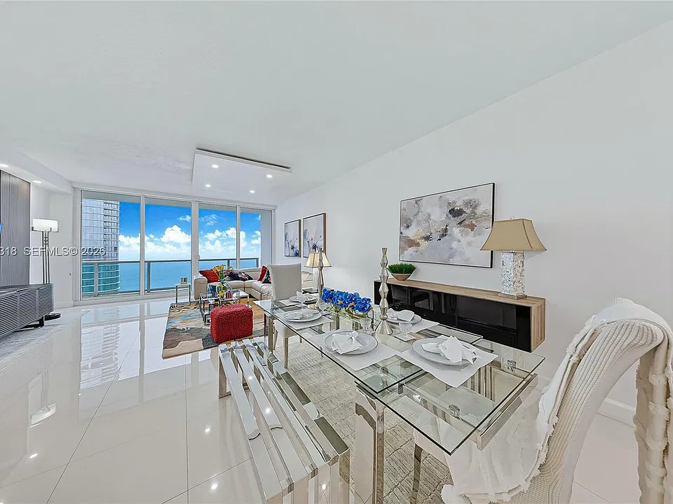 100 Bayview Dr #Penthouse 06