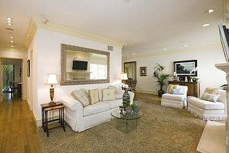 5th image of 1150 Lombard St APT 32
