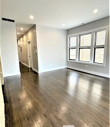 5th image of 1455 W Farragut Ave #1457-1