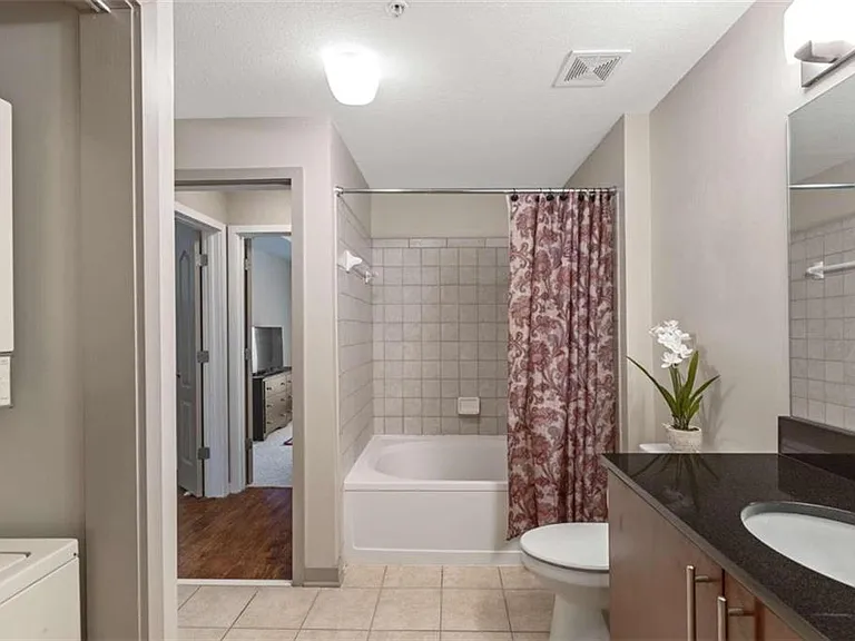 390 17th St NW #2023 — Photo 5