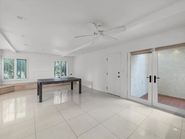 2222 Pier Ave — Photo 47