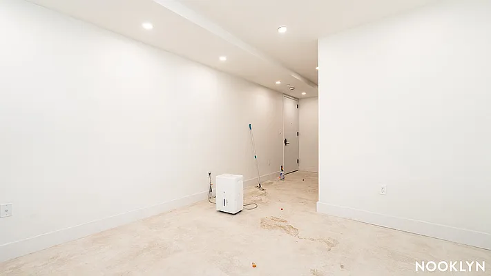 Rented by Nooklyn NYC LLC | media 12