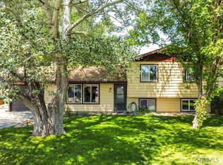 621 Lakeside Dr, Blackfoot, ID 83221