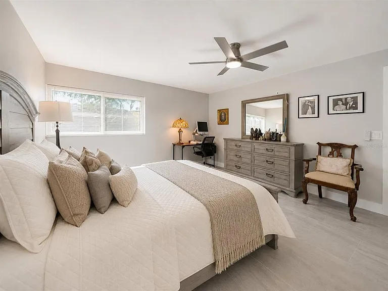 131 Whispering Sands Cir #V-33 — Photo 24