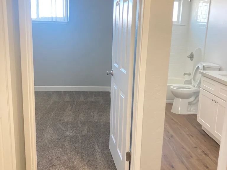 Del Prado Apts — Photo 16