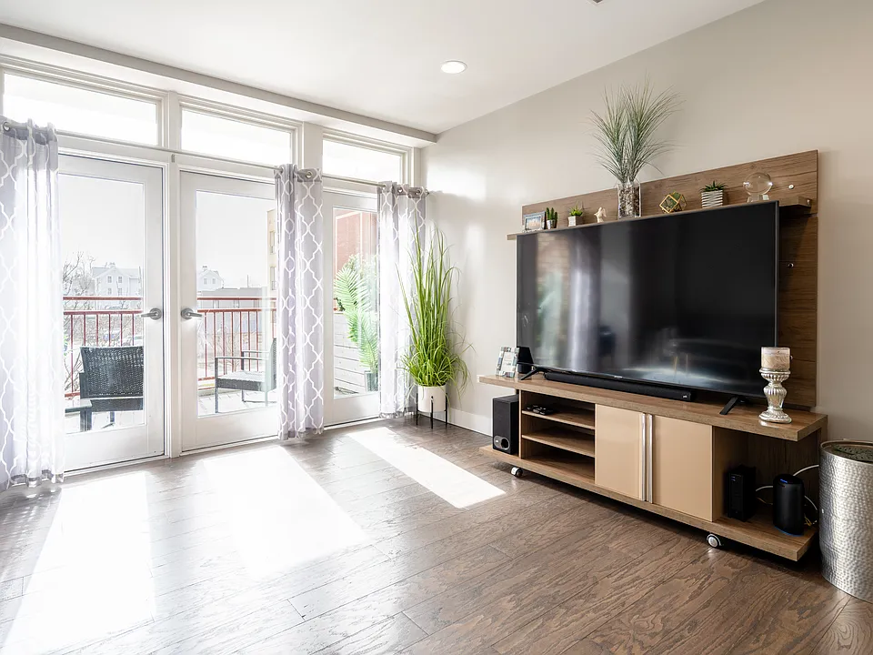 12 Washington Ave #5