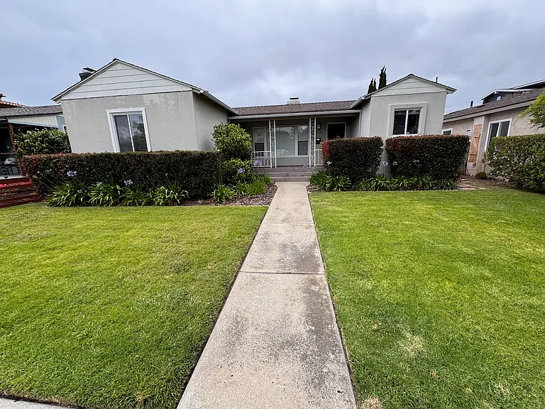 1024 Oliver Ave — Photo 1