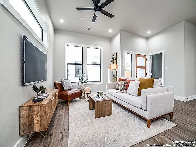 1035 S Pine St #401 — Photo 4