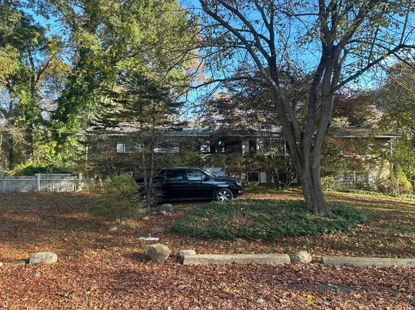 140 Mohawk Ave, Norwood, NJ 07648