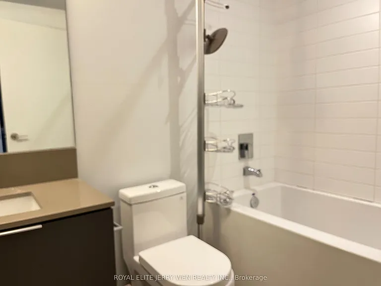 181 Dundas St E #5105 — Photo 16