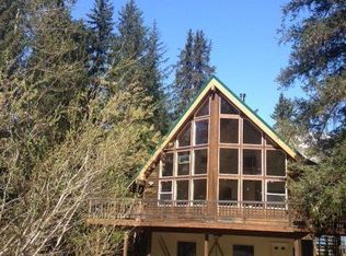 242 Brighton Rd, Girdwood, AK 99587