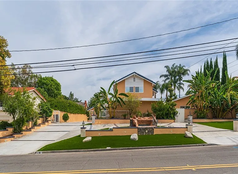 5562 Highland Ave — Photo 48