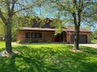 203 Wheat Ridge Ln, Millstadt, IL 62260