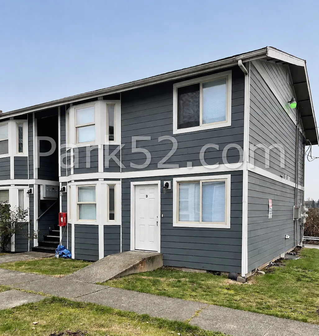 1/2 Off the 1st Full Month's Rent! Tacoma Area Fourplex - 2 Bedroom 1 Bathroom Apartment — Photo 3