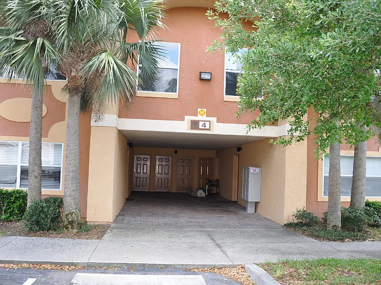 4600 E Moody Blvd #4H — Photo 1