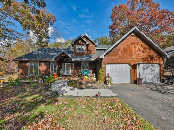 333 Rolling Hills Dr, East Stroudsburg, PA 18302