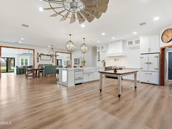 3050 S EAGLE Drive, Chandler, AZ 85286