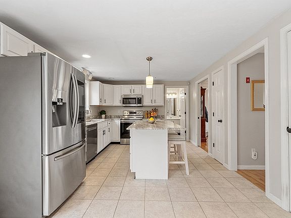 5th image of 156 Britney Dr