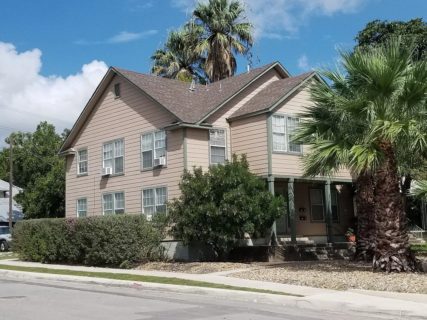 317 Castillo Ave — Photo 2