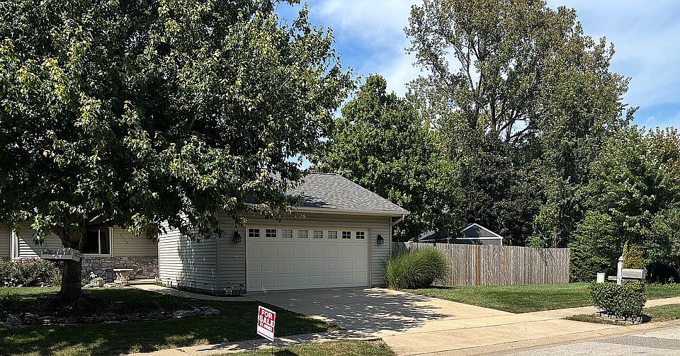 1st image of 1115 Community Dr