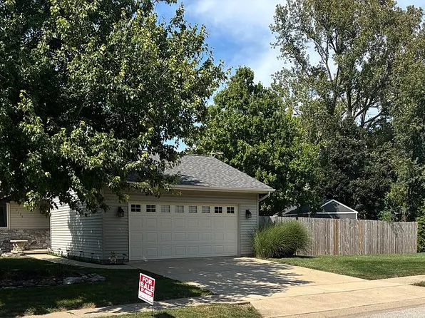 1115 Community Dr, Springfield, IL 62703