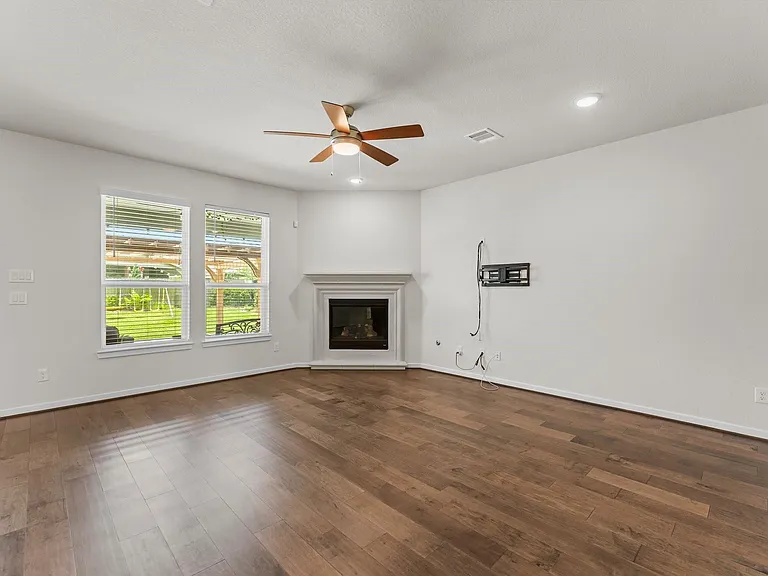 3850 Chapman Bluff Dr — Photo 12