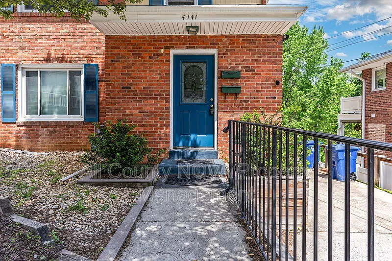 4 bed, 2.0 bath, 1940 sqft, $3,600 — Photo 4