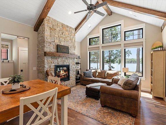 5th image of 10673 Oak Grove Dr