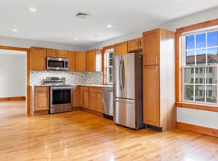 75 Albany St FLOOR 3, Poughkeepsie, NY 12601