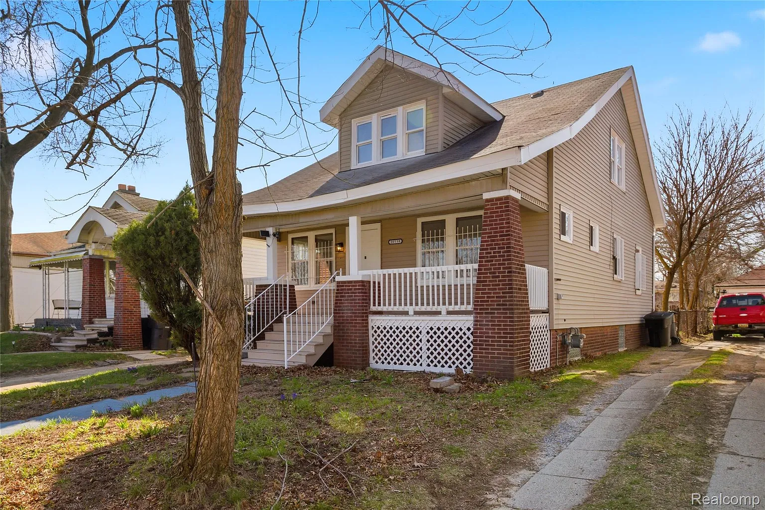 16139 Inverness St photo 1