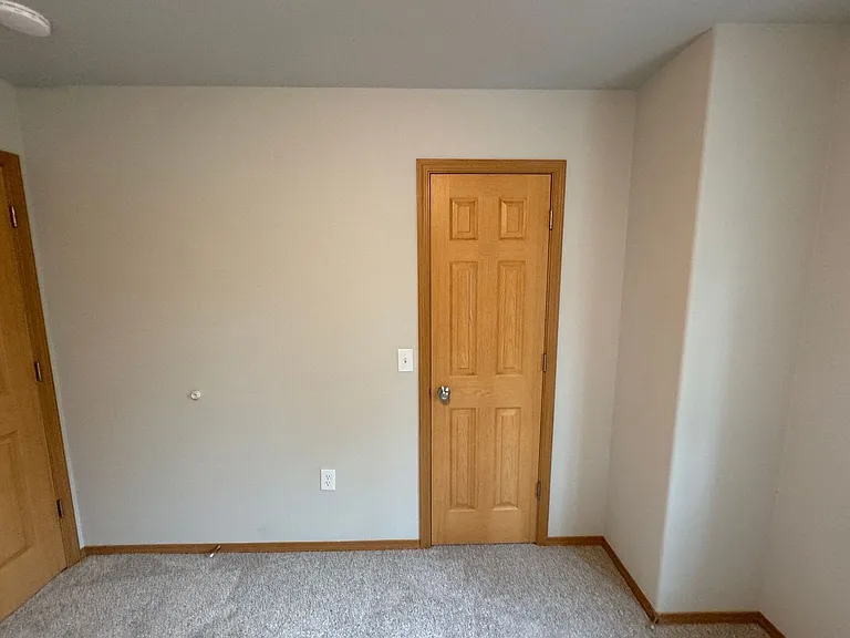 2875 S Donovan Dr — Photo 10