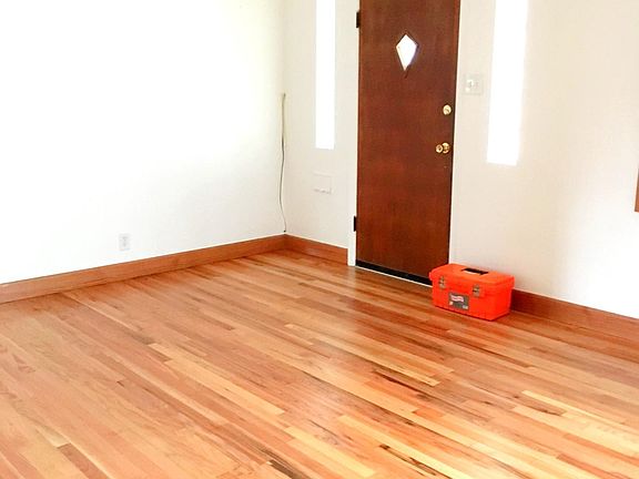 Front entrance / Living room