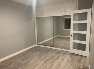 1105 S Barrington, Los Angeles, CA 90049